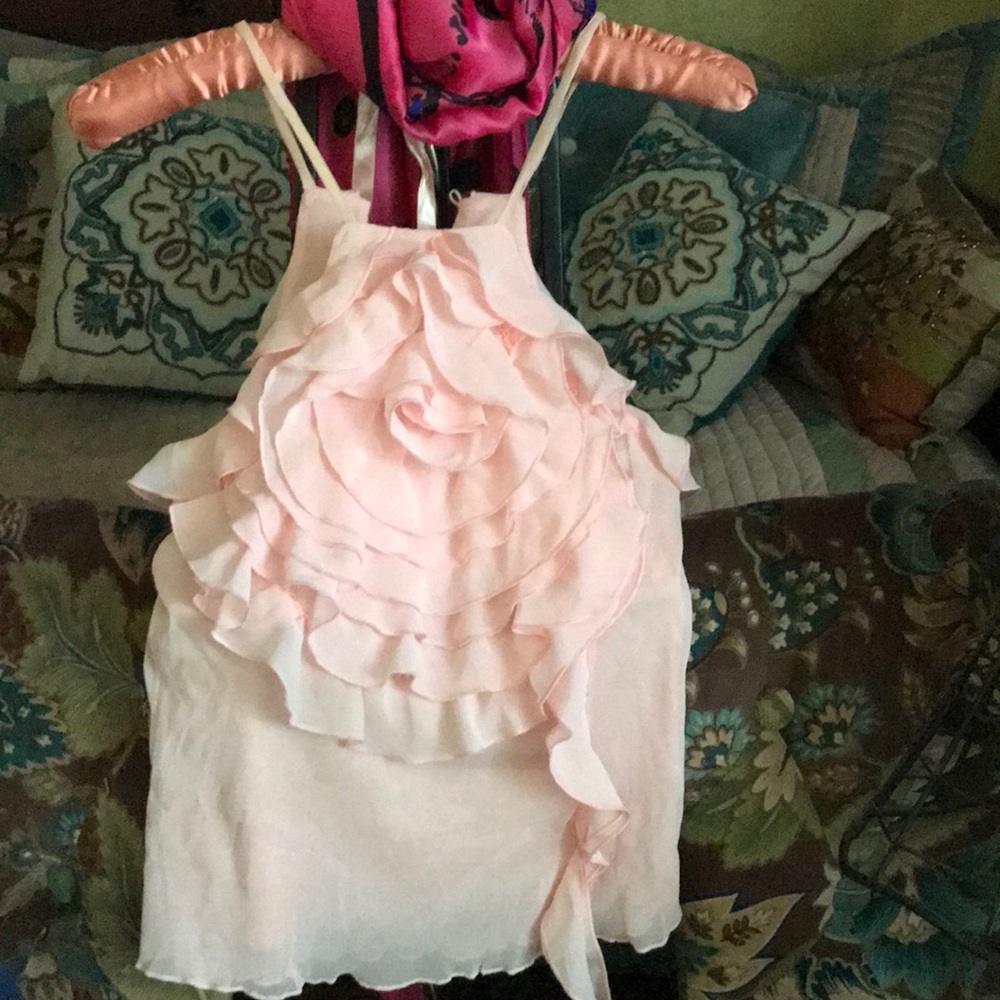 Light pink rose tank very cute